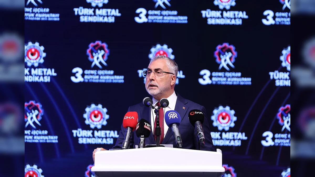 Bakan Işıkhan Genç İşçiler Kurultayı'na Katıldı