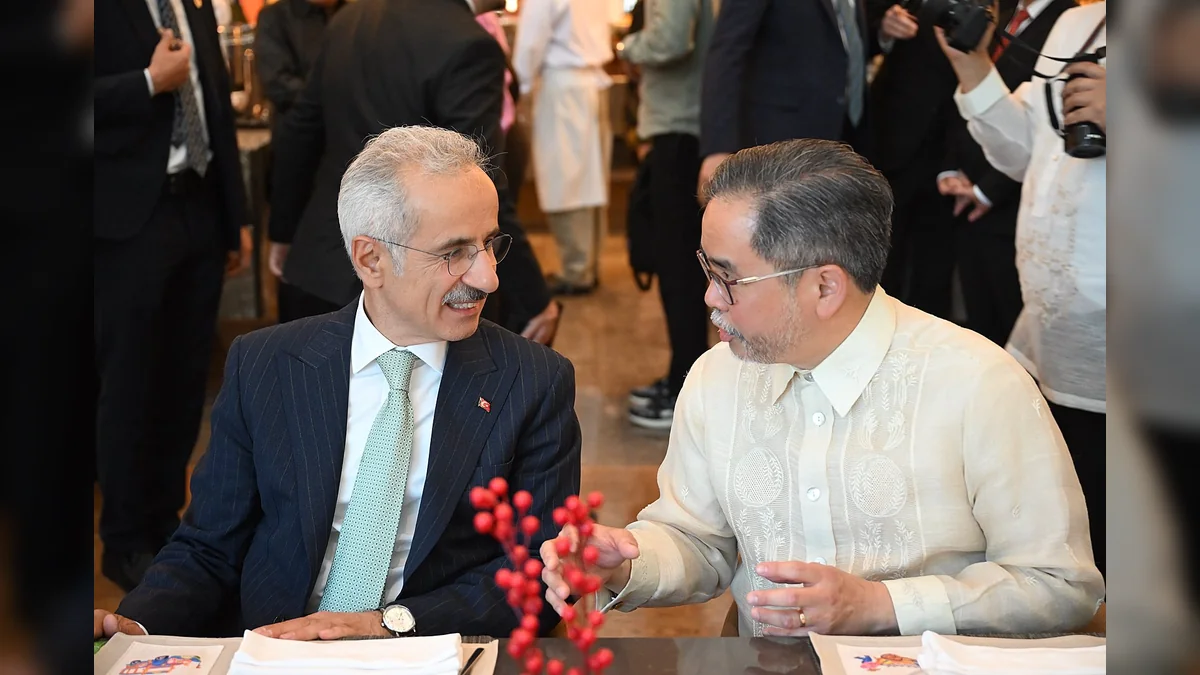 Bakan Uraloğlu Filipinler Millî Günü Resepsiyonuna Katıldı