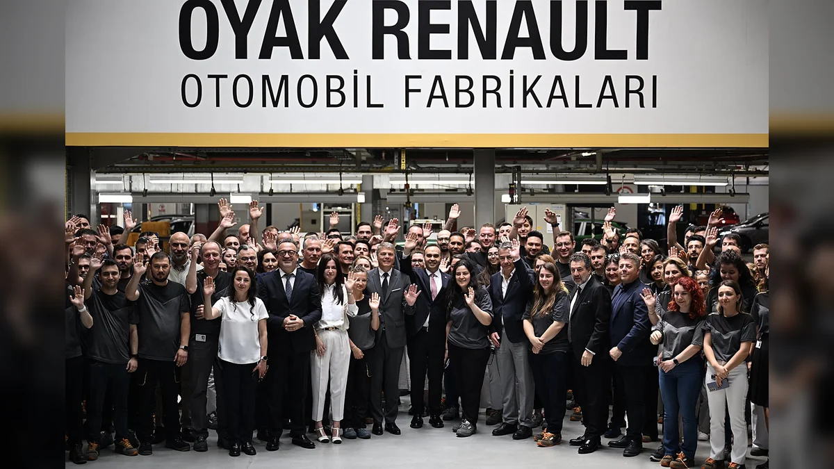 Bursa'da Üretilen Renault Boreal Banttan İndi