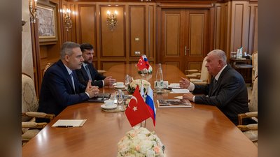 Bakan Hakan Fidan Moskova'da Rosneft CEO'su İgor Seçin ile Görüştü