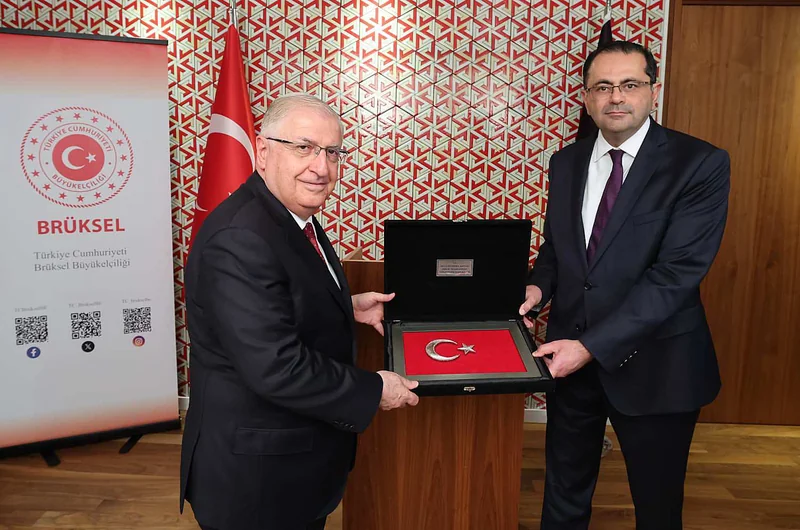 Bakan Yaşar Güler Brüksel'de Büyükelçilik ve Ataşeliği Ziyaret Etti - Görsel 3