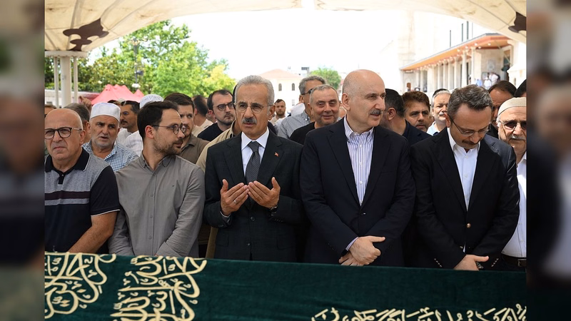 Bakan Uraloğlu, Saliha Karaismailoğlu'nun Cenazesine Katıldı - Görsel 1