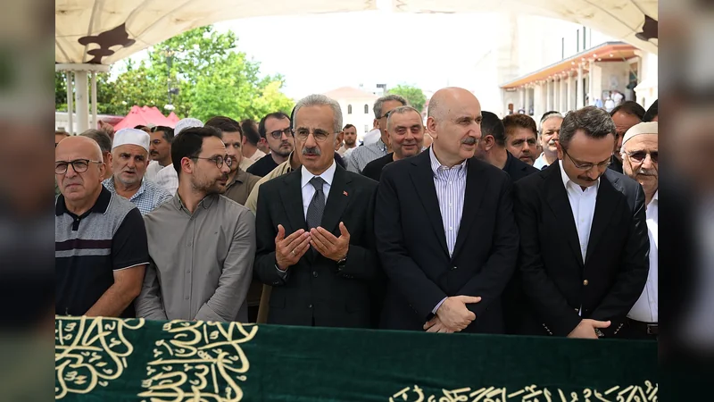 Bakan Uraloğlu, Saliha Karaismailoğlu'nun Cenazesine Katıldı - Görsel 1