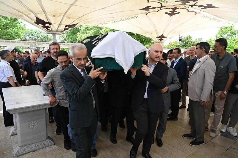 Bakan Uraloğlu, Saliha Karaismailoğlu'nun Cenazesine Katıldı - Görsel 4