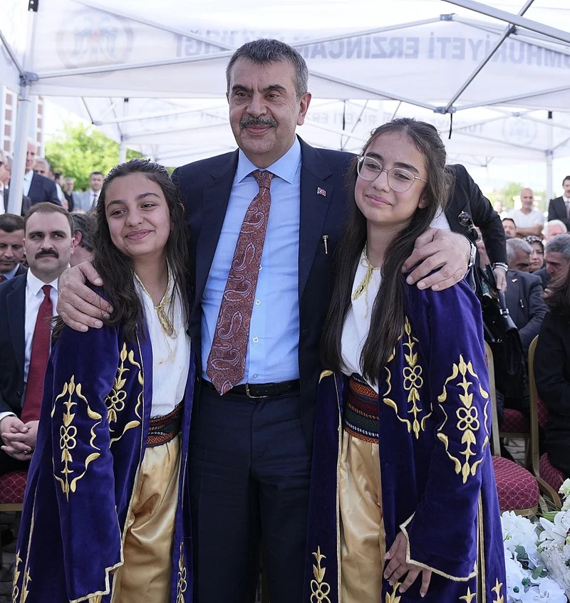 Bakan Yusuf Tekin Erzincan'da Davut Sulari Halk Eğitimi Merkezini Açtı - Görsel 4