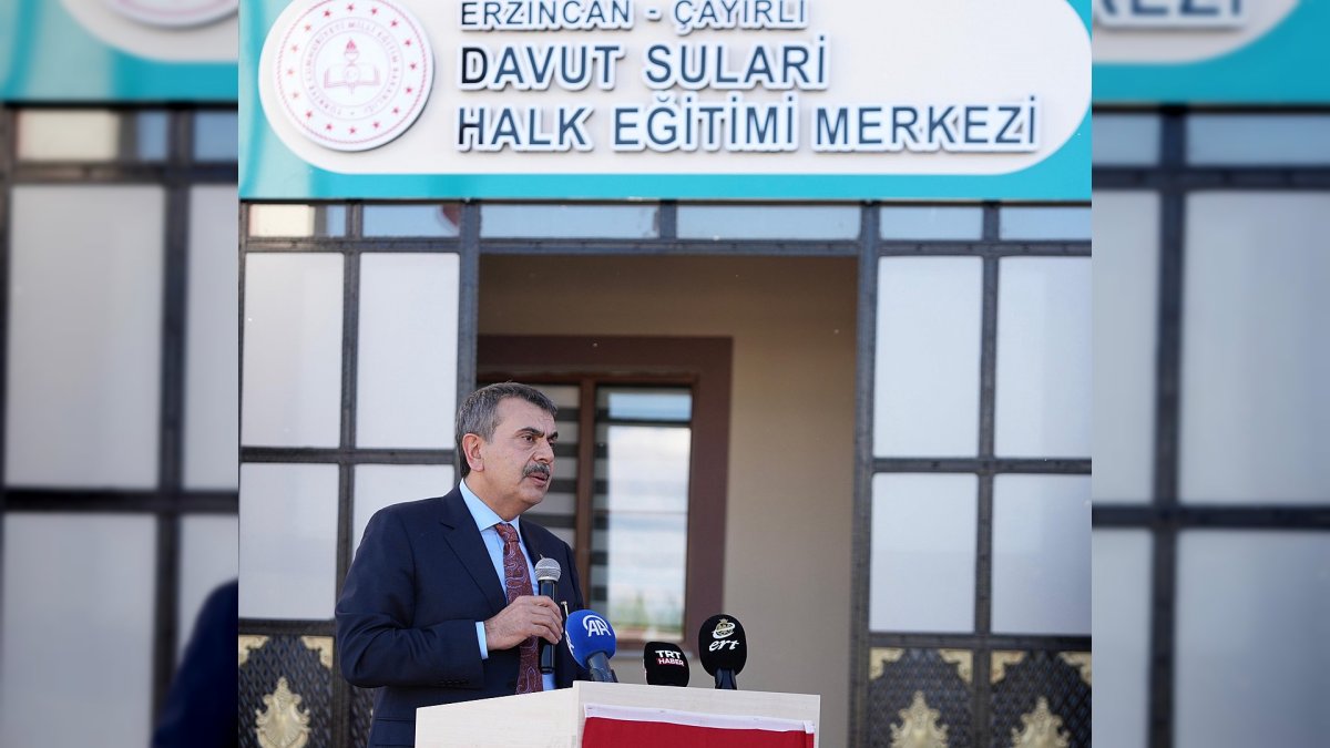 Bakan Yusuf Tekin Erzincan'da Halk Eğitimi Merkezi Açılışına Katıldı