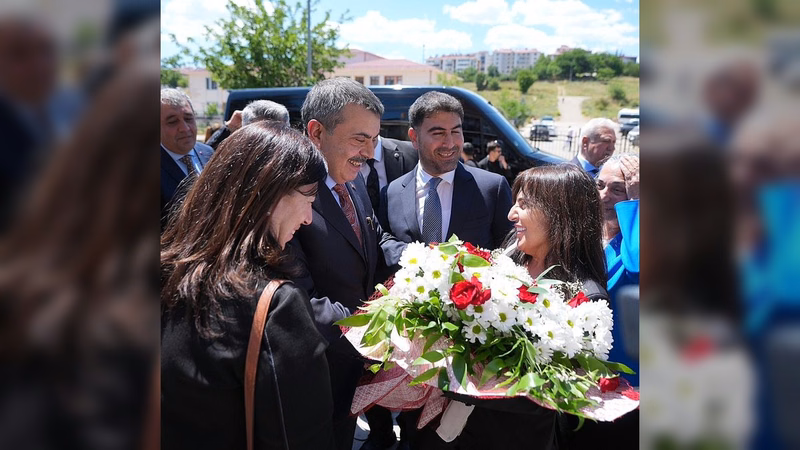 Bakan Yusuf Tekin Tunceli'de: AK Parti Birleştirici Güçtür - Görsel 1