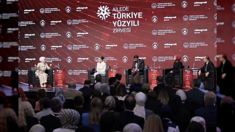 Ailede Türkiye Yüzyılı Zirvesi İstanbul'da Gerçekleşti - Görsel 1