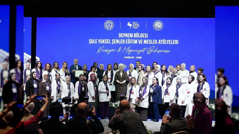 Emine Erdoğan ve Bakan Tekin, İstanbul'da Kursiyer ve Mezuniyet Buluşması'na Katıldı